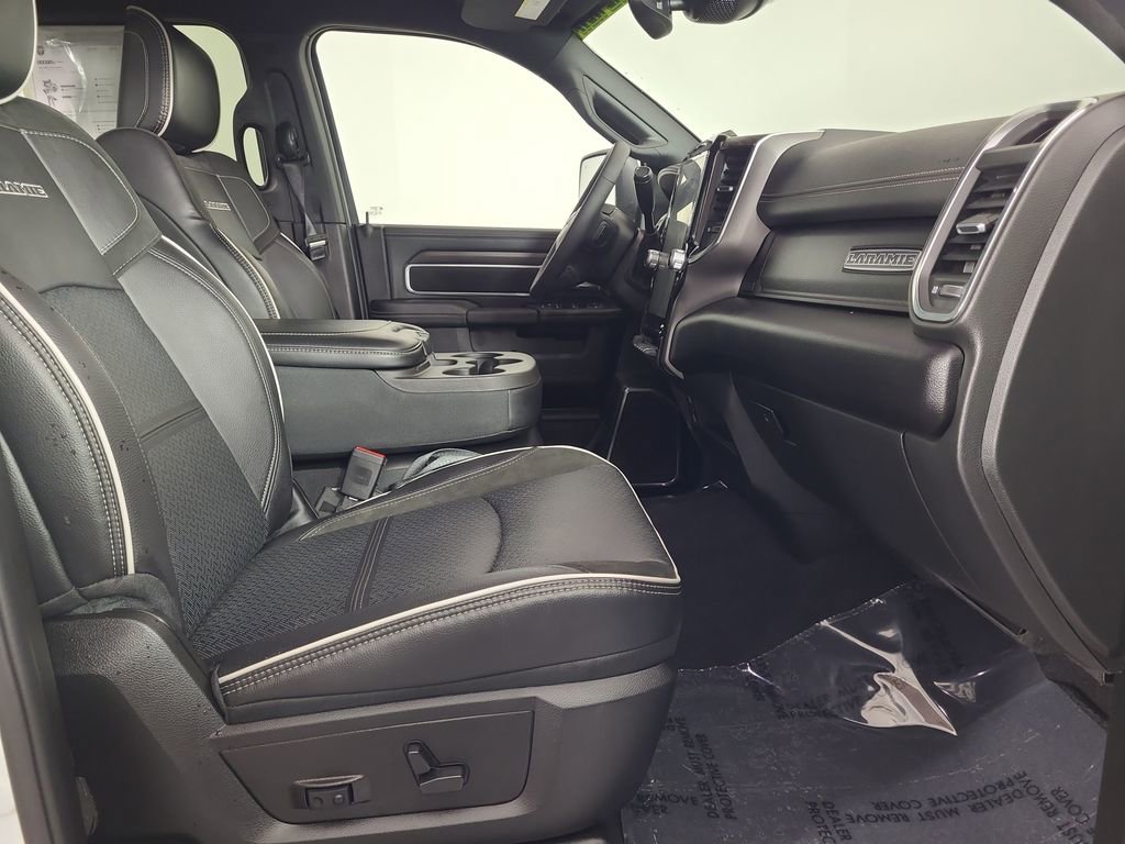 Used 2026 RAM 2500 Laramie AWD/4WD image 21
