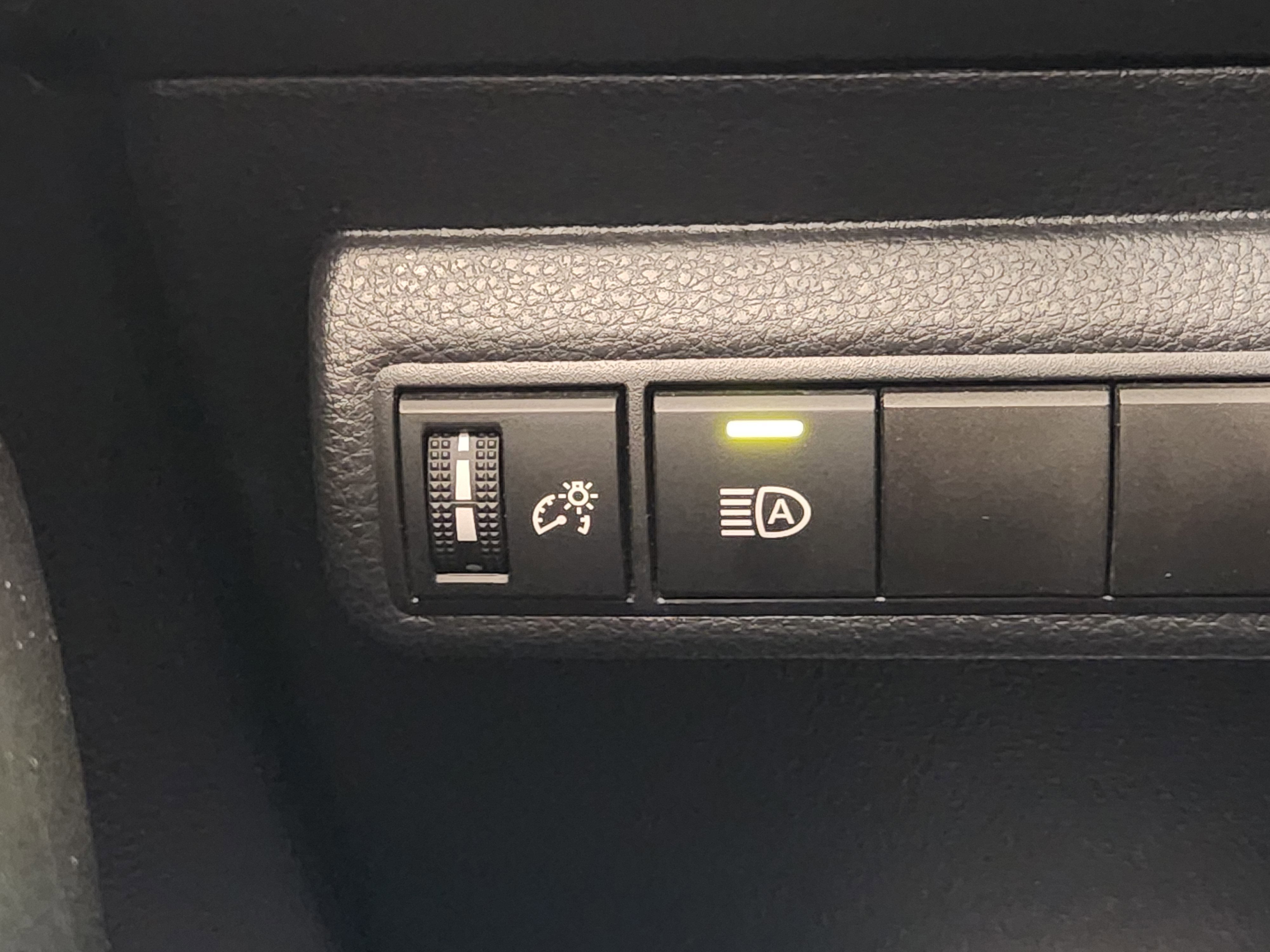 Used 2025 Toyota Corolla LE image 23