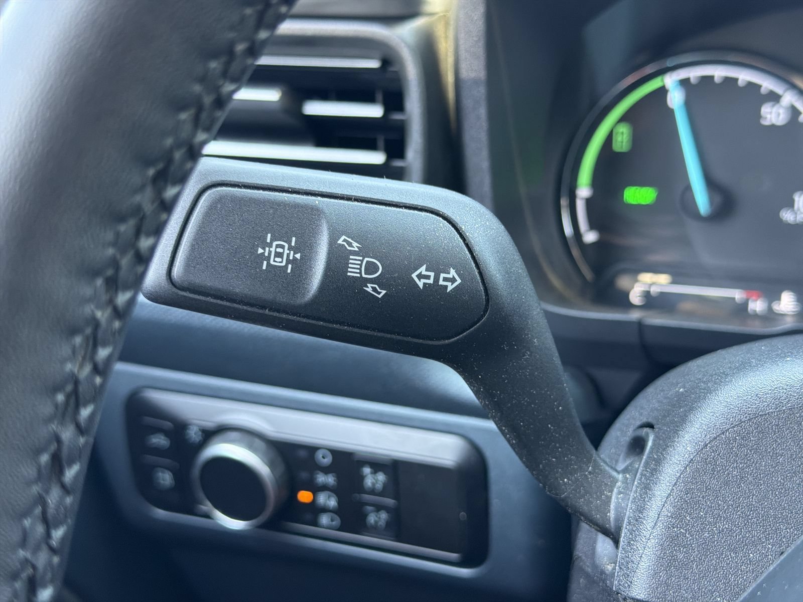 Certified 2023 Ford Maverick Lariat w/ Lariat Luxury Package FWD image 30