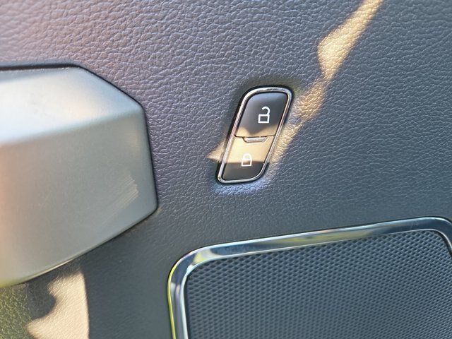 Certified 2022 Ford F250 Lariat AWD/4WD image 14