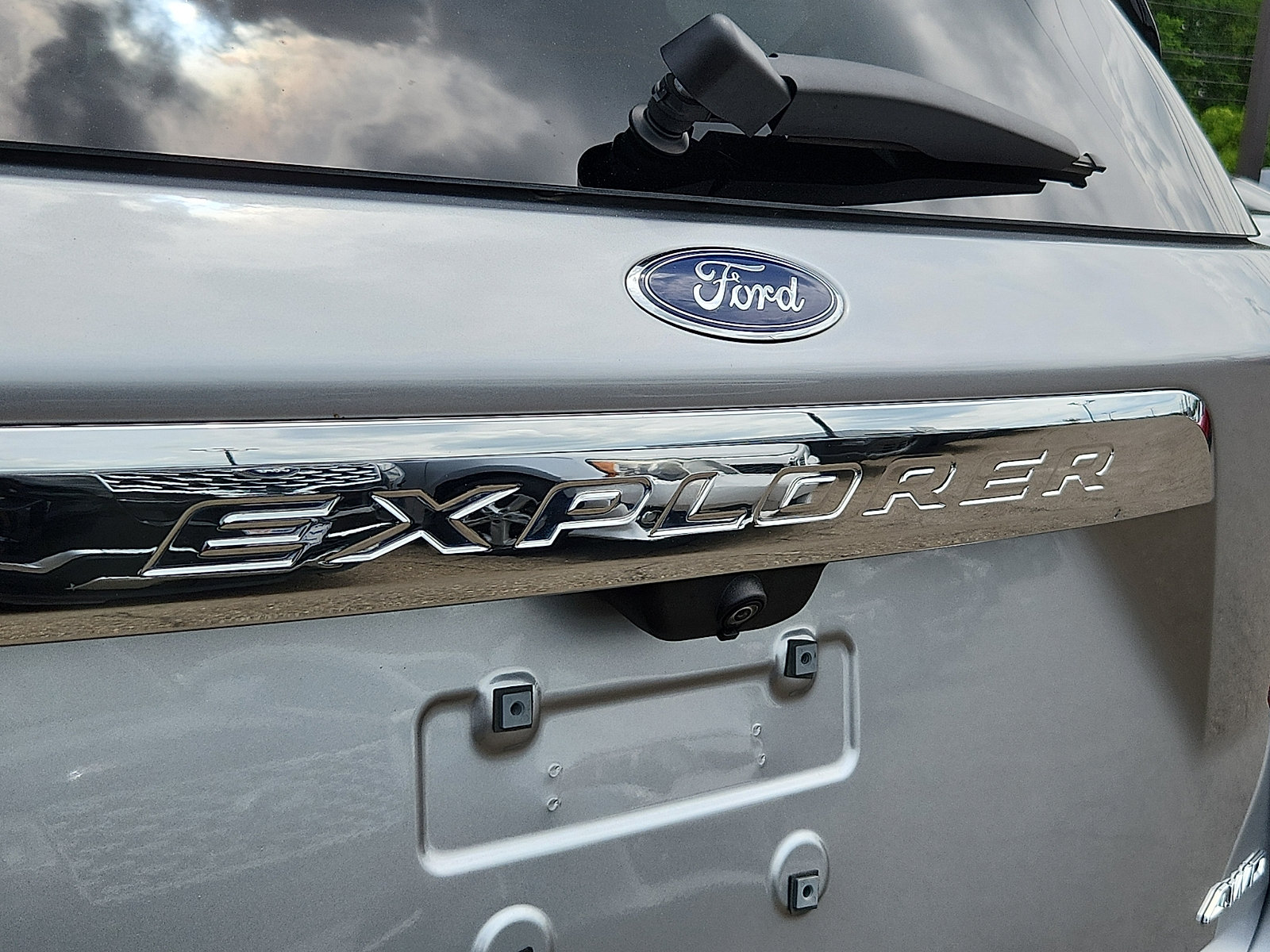 Certified 2022 Ford Explorer XLT w/ Equipment Group 202A AWD/4WD image 29