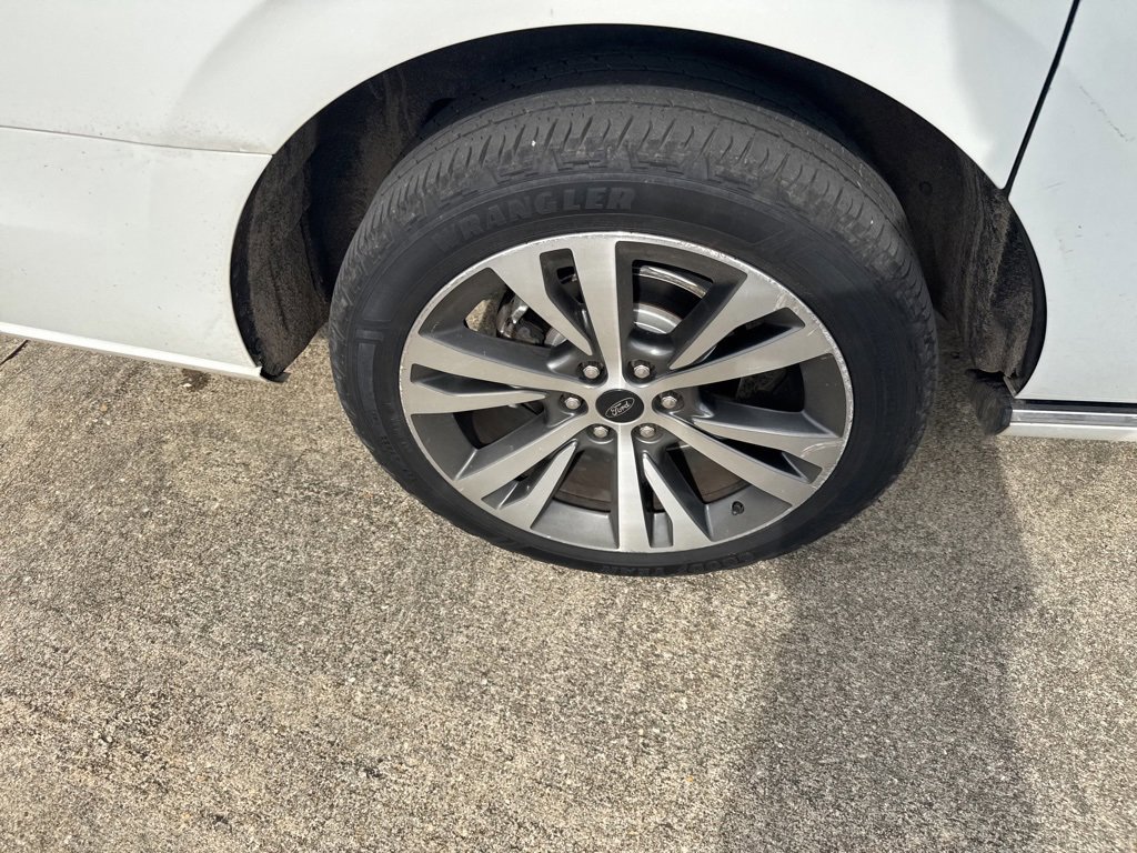 Certified 2021 Ford Expedition Max Platinum image 18