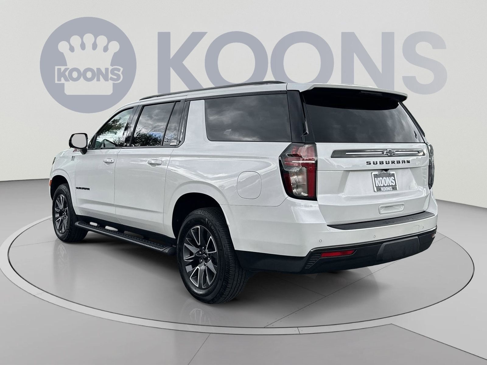 Used 2021 Chevrolet Suburban Z71 w/ Luxury Package AWD/4WD image 8
