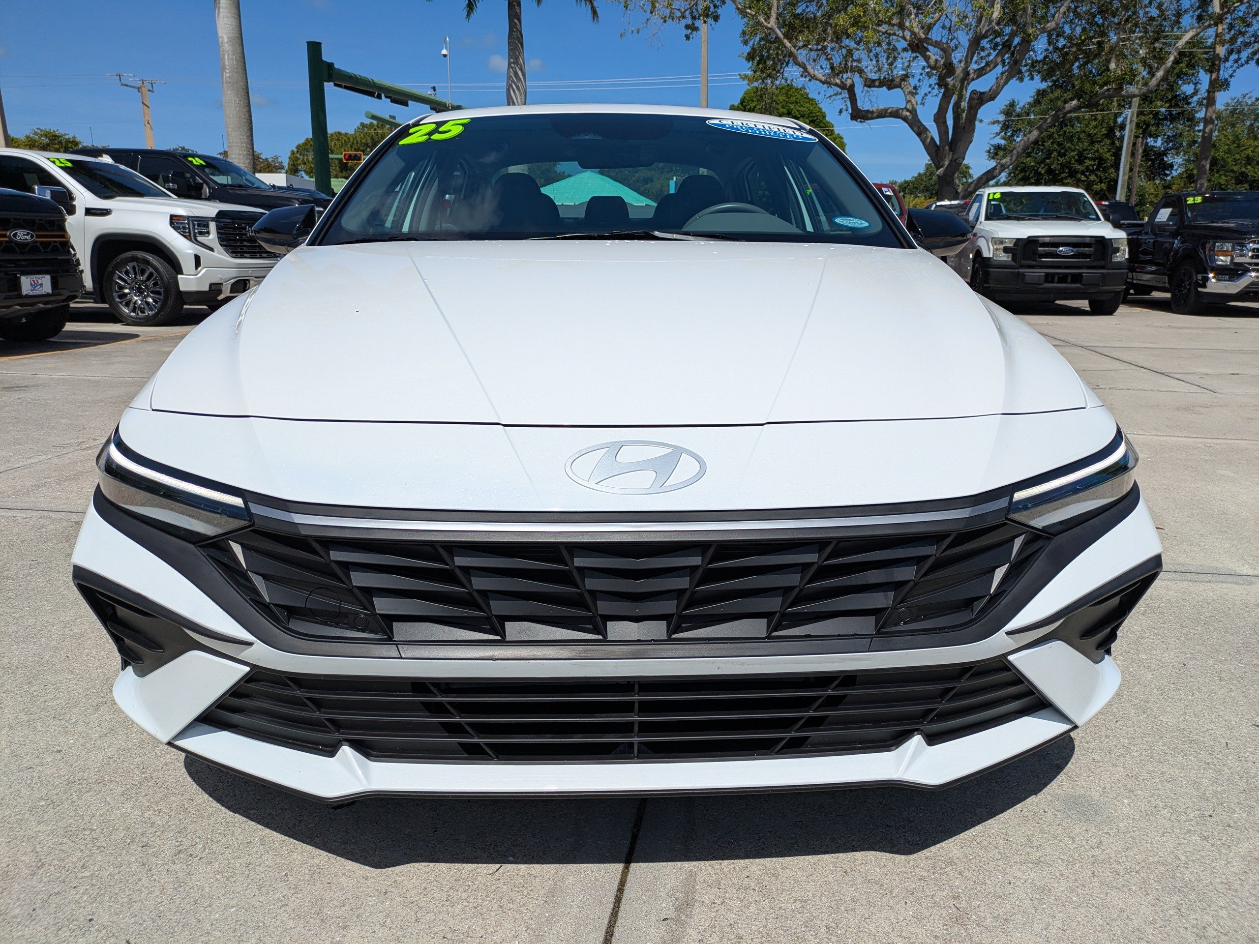 Used 2025 Hyundai Elantra Sport FWD image 8