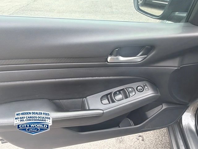 Used 2025 Nissan Altima 2.5 SV FWD image 5