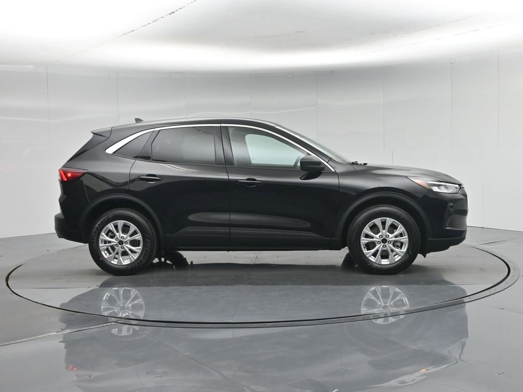 Certified 2023 Ford Escape Active AWD/4WD image 25