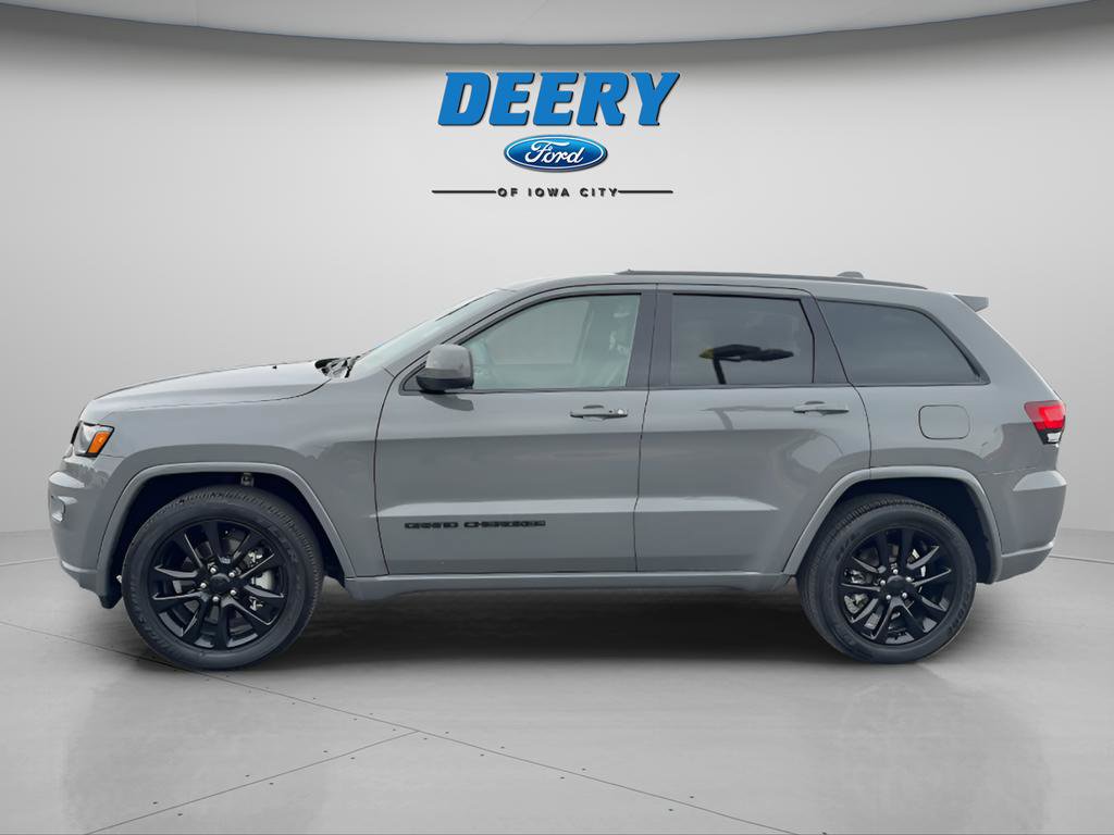 Used 2021 Jeep Grand Cherokee Laredo X AWD/4WD image 4