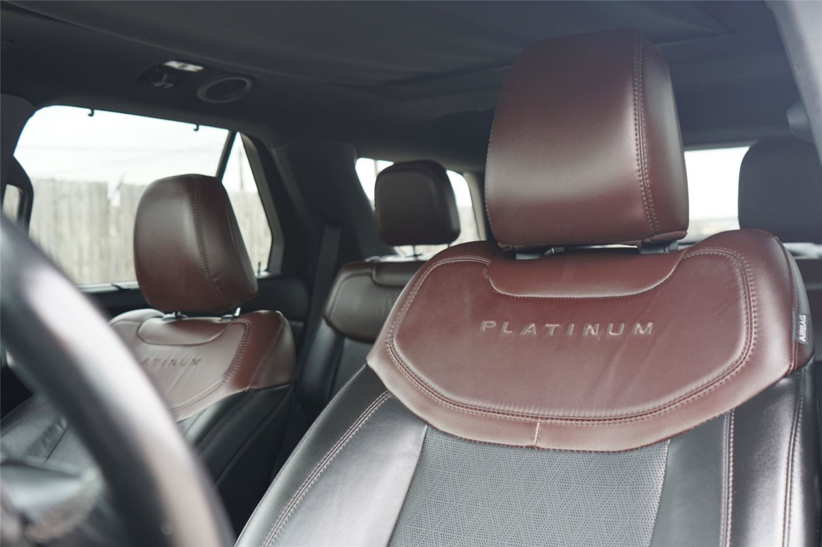 Certified 2022 Ford Explorer Platinum w/ Premium Technology Package AWD/4WD image 11