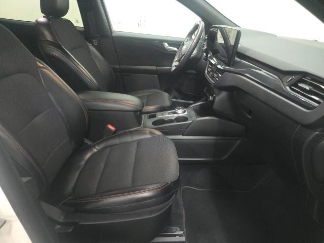 Certified 2023 Ford Escape ST-Line w/ Tech Pack #1 AWD/4WD image 3