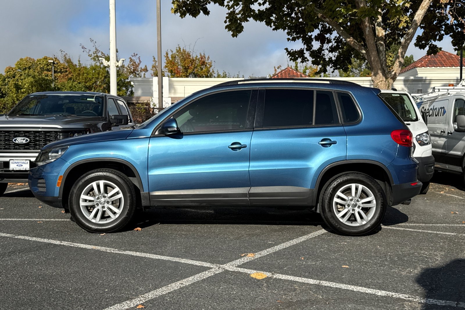Used 2017 Volkswagen Tiguan S FWD image 8