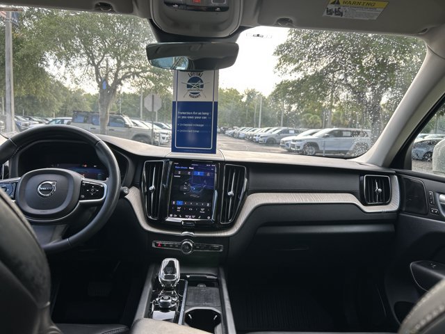 Used 2022 Volvo XC60 B5 Inscription w/ Protection Package Premier FWD image 18