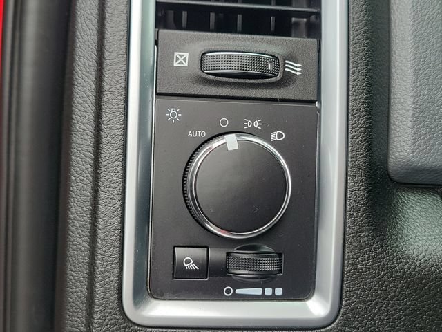 Used 2019 RAM 1500 Classic SLT w/ Luxury Group AWD/4WD image 33