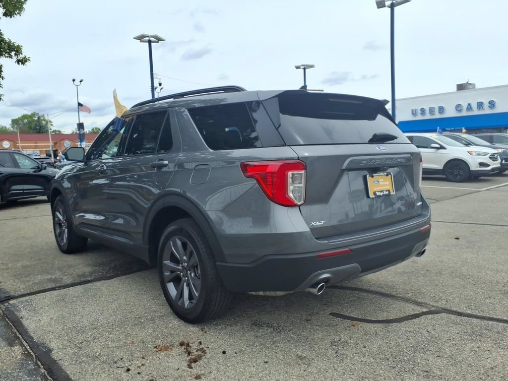 Certified 2023 Ford Explorer XLT w/ Equipment Group 202A AWD/4WD image 9