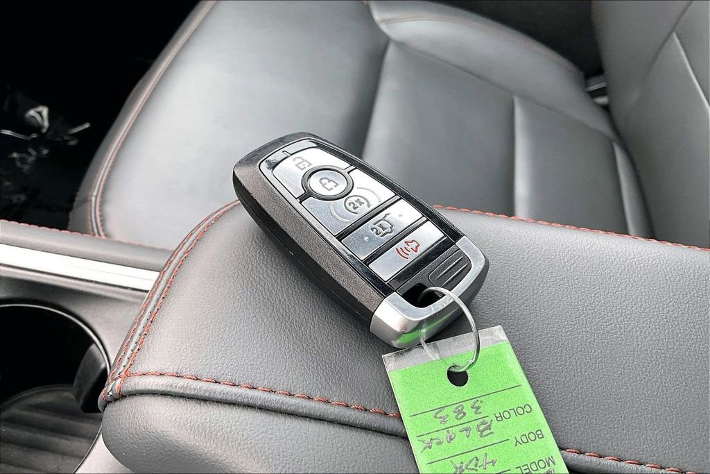 Certified 2025 Ford Expedition Active AWD/4WD image 12