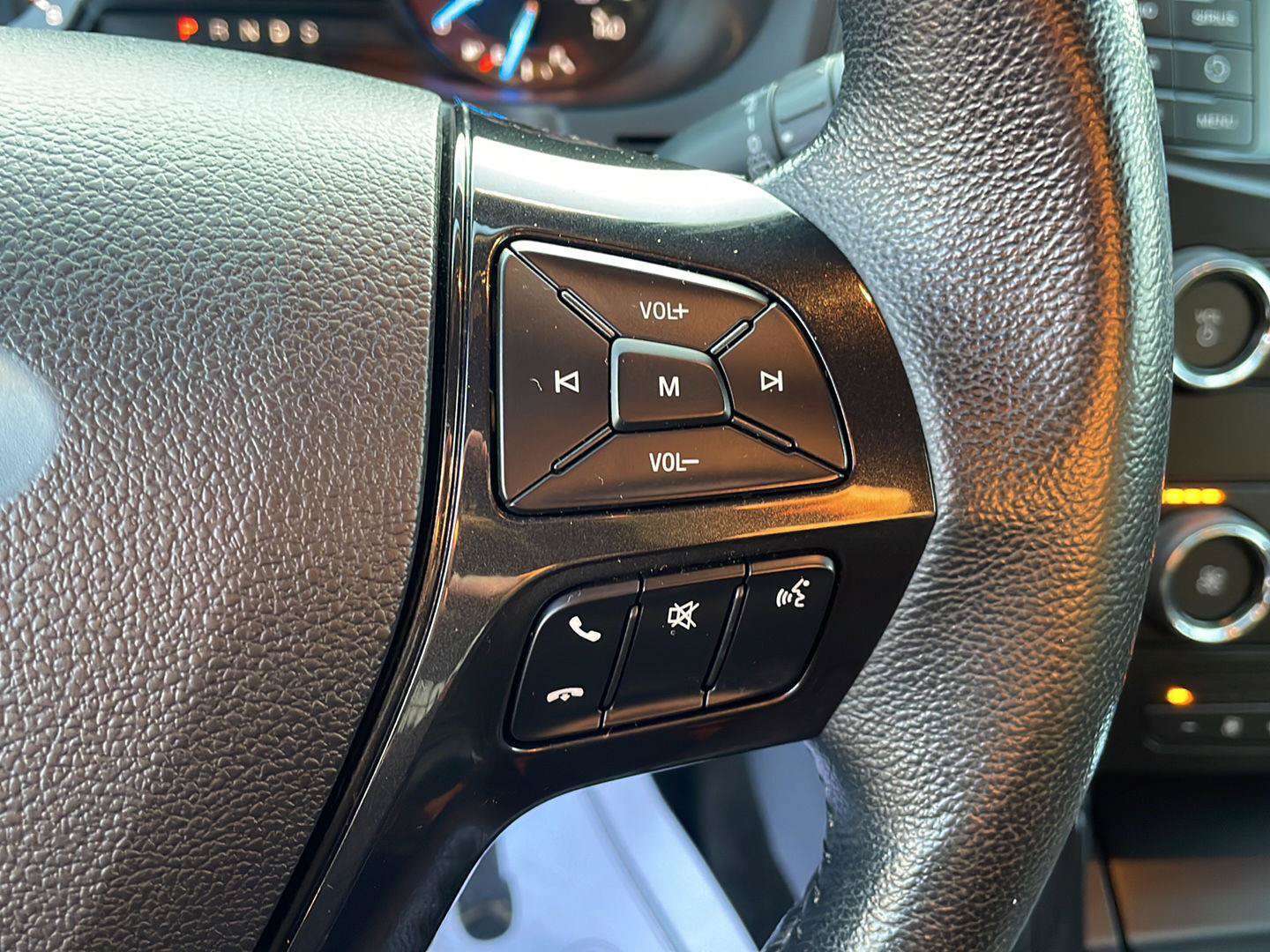 Certified 2018 Ford Explorer XLT FWD image 16