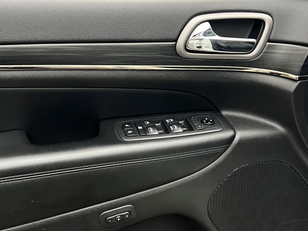 Used 2020 Jeep Grand Cherokee Limited X image 19
