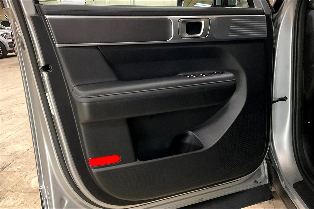 Used 2025 Hyundai Santa Fe SEL image 21