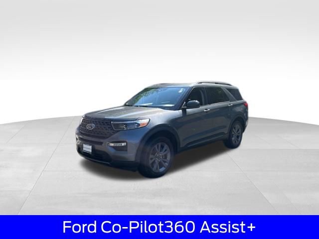 Certified 2023 Ford Explorer XLT w/ Equipment Group 202A AWD/4WD image 3