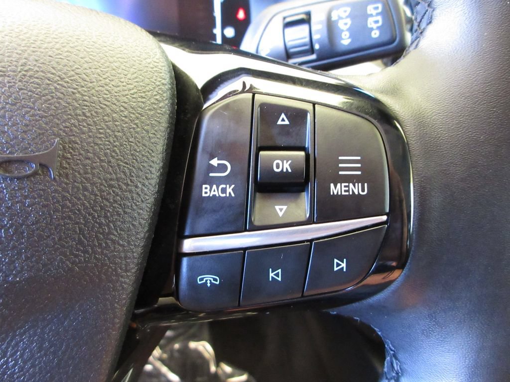 Certified 2025 Ford Escape SE FWD image 17