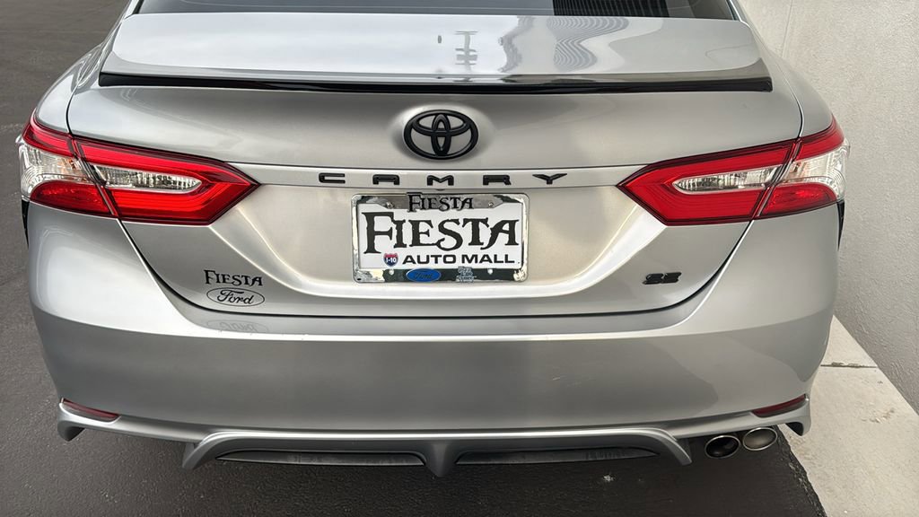 Used 2020 Toyota Camry SE w/ Carpet Mat Package FWD image 3