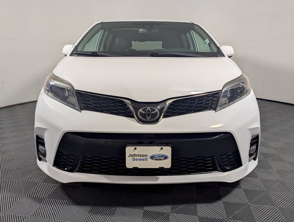 Used 2019 Toyota Sienna SE FWD image 3