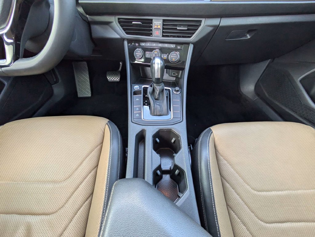Used 2020 Volkswagen Jetta SEL Premium FWD image 23