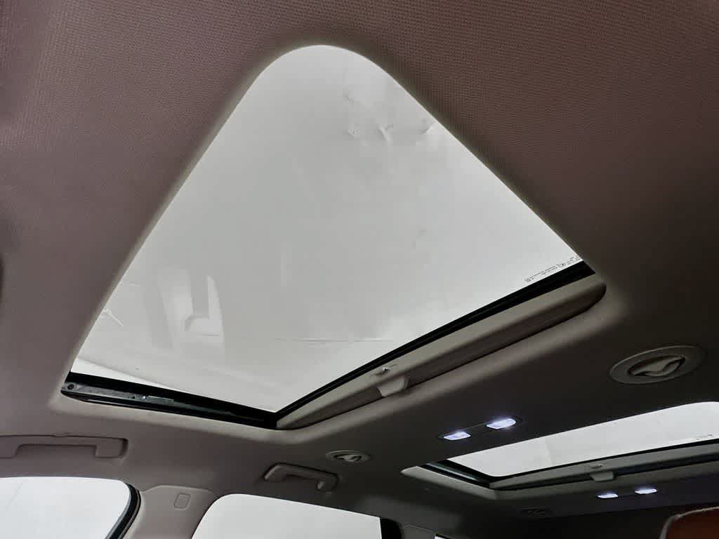 Used 2021 Buick Enclave Avenir w/ Avenir Technology Package FWD image 32