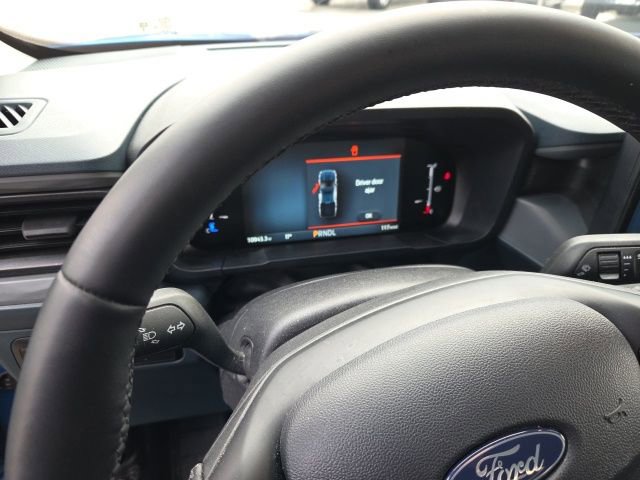 Certified 2025 Ford Maverick Lariat w/ Black Appearance Package image 17