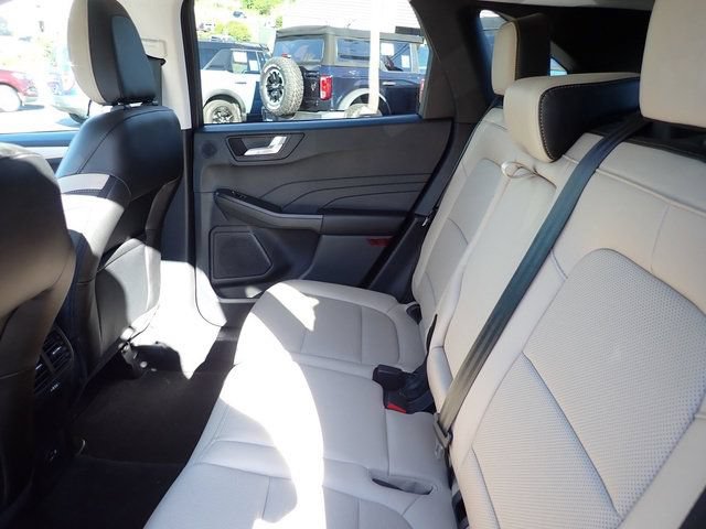 Certified 2022 Ford Escape SEL w/ Technology Package AWD/4WD image 12