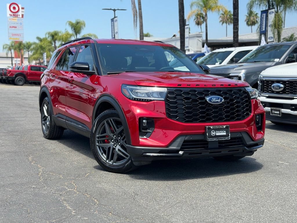 Certified 2025 Ford Explorer ST-Line w/ Premium Package RWD image 3