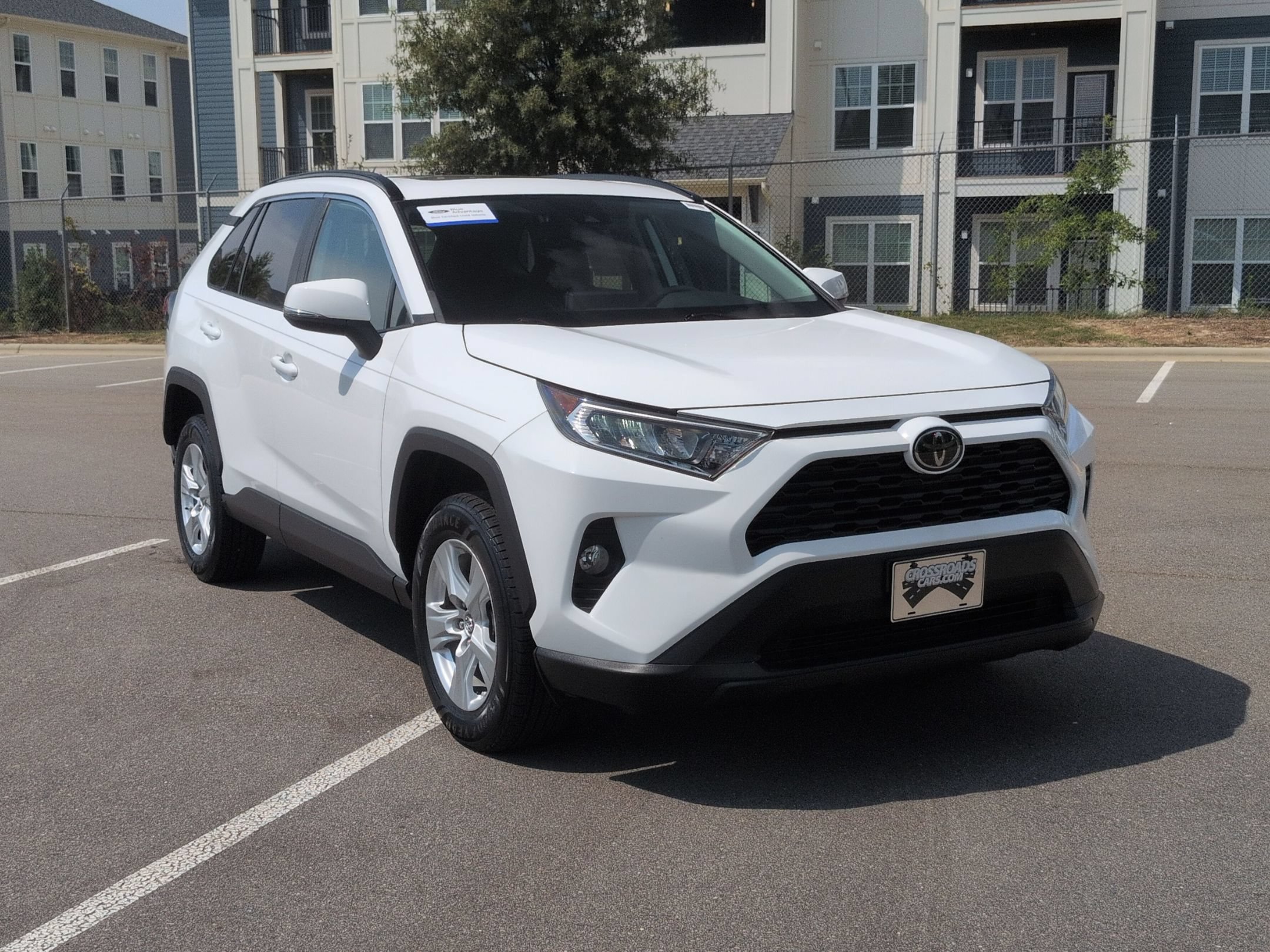 Used 2019 Toyota RAV4 XLE FWD image 2