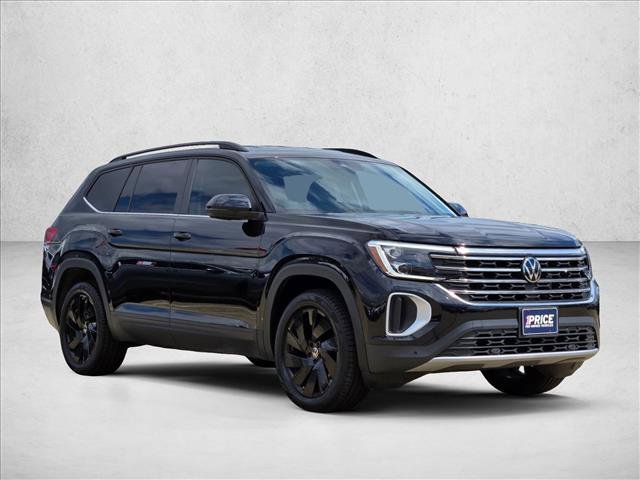 Used 2024 Volkswagen Atlas SE w/ Black Wheel Package FWD image 3