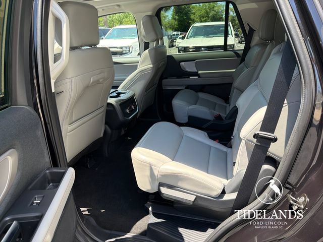Certified 2025 Ford Expedition Active AWD/4WD image 30