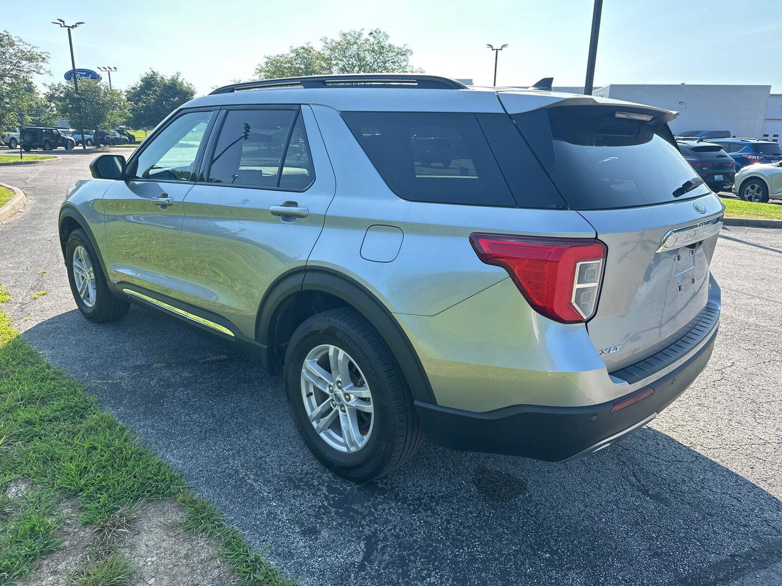 Certified 2024 Ford Explorer XLT w/ Equipment Group 202A AWD/4WD image 15