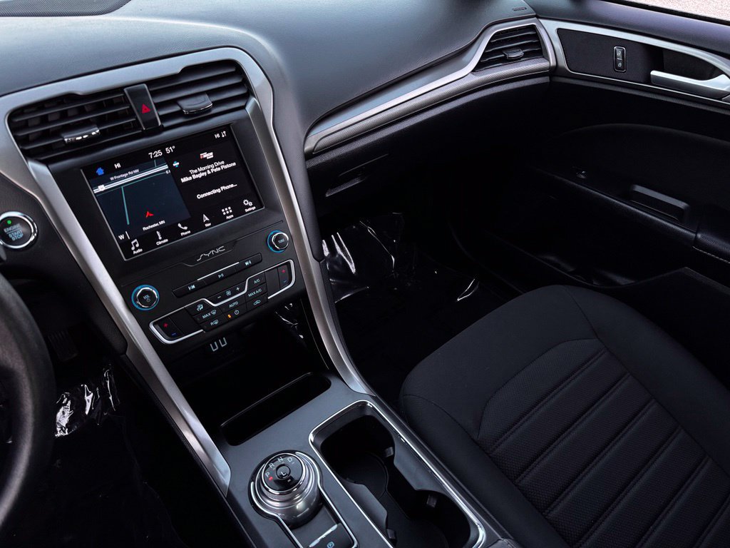 Certified 2019 Ford Fusion SE FWD image 28