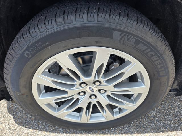Certified 2025 Ford Explorer Platinum RWD image 11