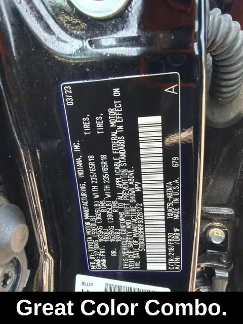 Used 2023 Toyota Highlander LE AWD/4WD image 29