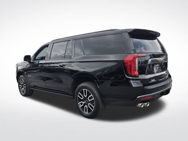 Used 2022 GMC Yukon XL AT4 w/ Technology Package AWD/4WD image 7