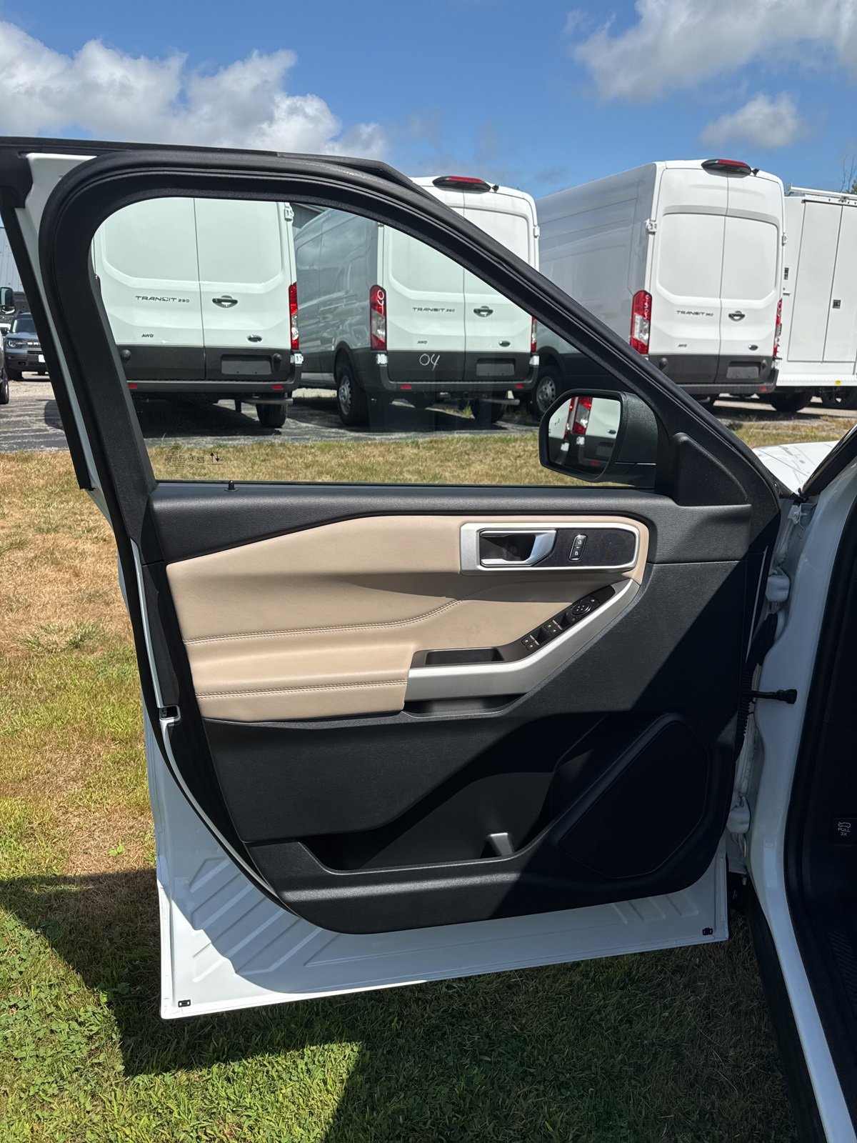 Certified 2022 Ford Explorer XLT w/ Equipment Group 202A image 13