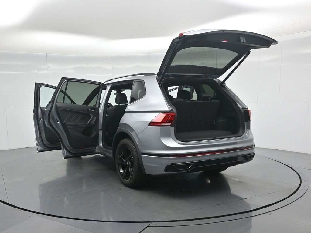 Used 2024 Volkswagen Tiguan SE R-Line image 54