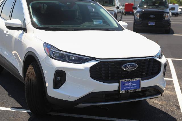 Certified 2025 Ford Escape SE w/ PHEV Premium Package FWD image 4