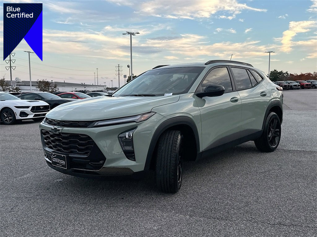 Used 2025 Chevrolet Trax ACTIV w/ Sunroof Package