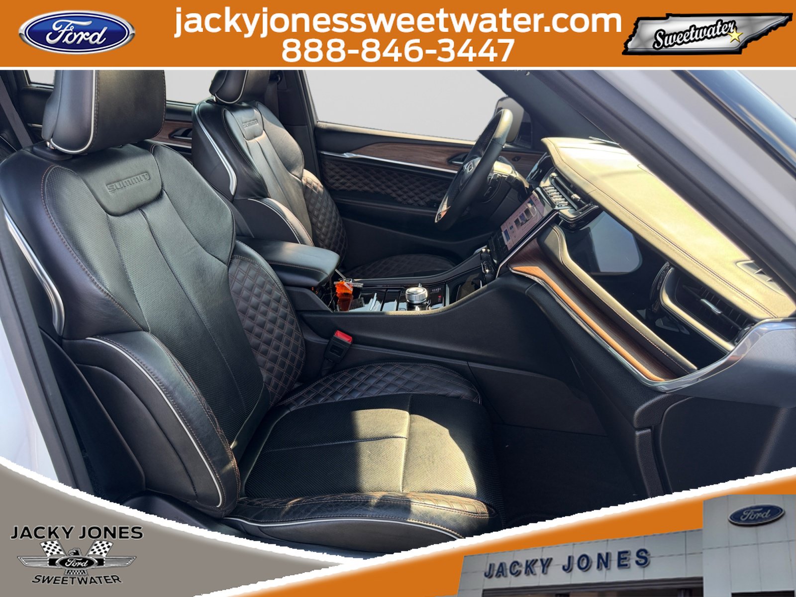 Used 2023 Jeep Grand Cherokee L Summit w/ Advanced Protech Group IV AWD/4WD image 15