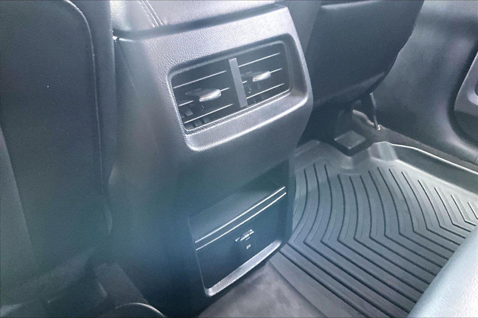 Certified 2019 Ford Edge SEL w/ Equipment Group 201A AWD/4WD image 10