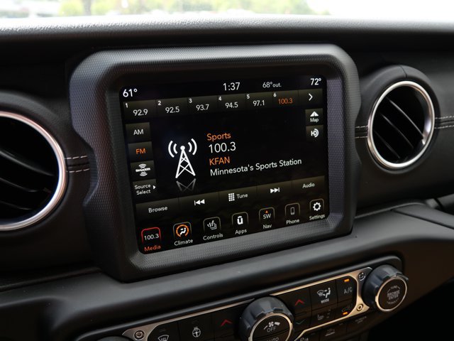 Used 2022 Jeep Wrangler Unlimited Sahara w/ Cold Weather Group AWD/4WD image 28