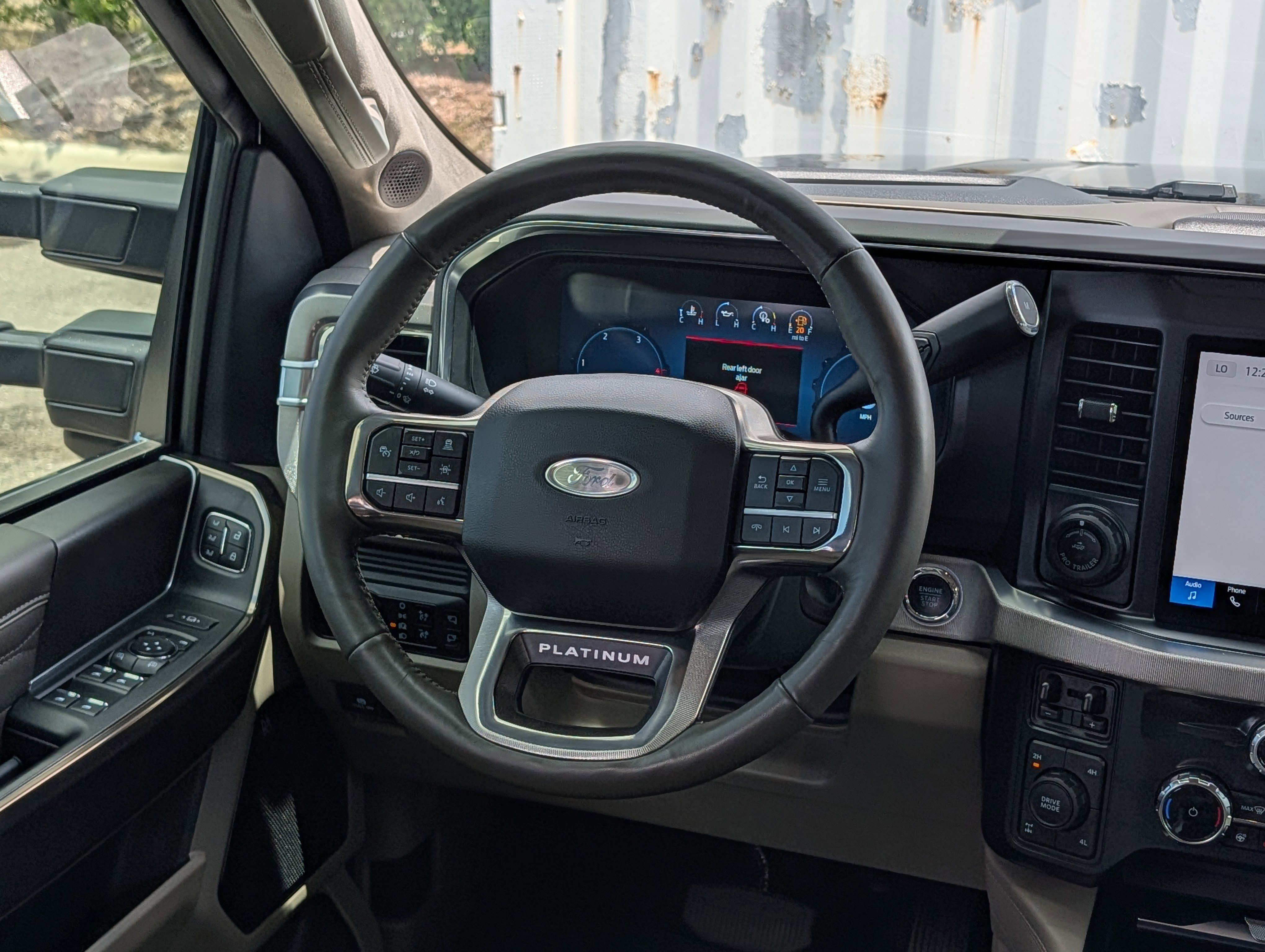 Certified 2025 Ford F250 Platinum w/ Platinum Plus Package AWD/4WD image 19