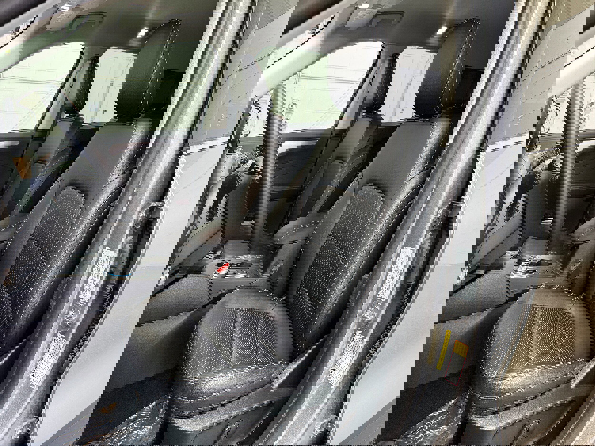 Certified 2022 Ford Escape Titanium image 11