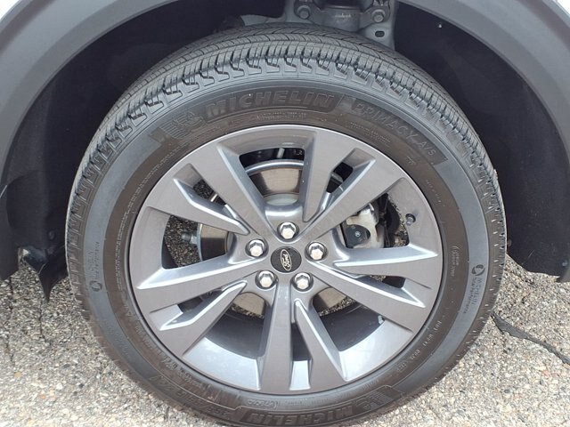 Certified 2023 Ford Explorer XLT w/ Equipment Group 202A AWD/4WD image 31