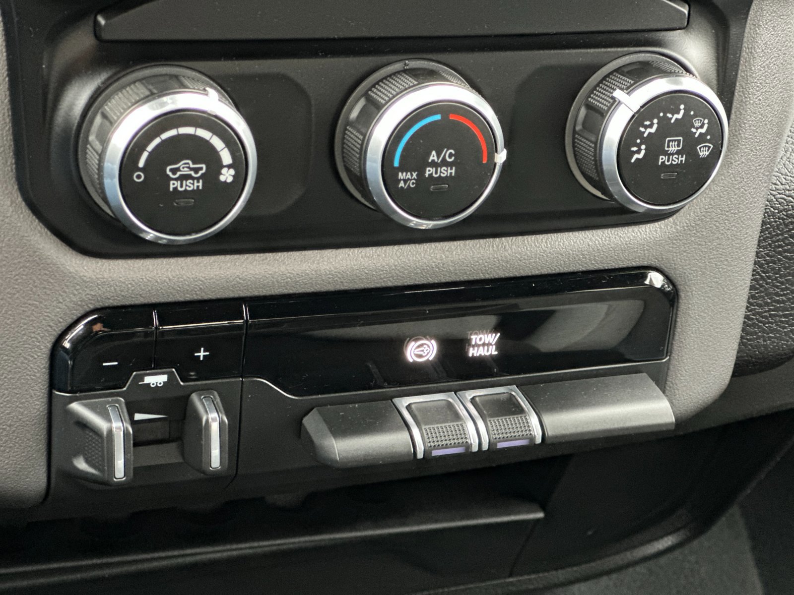 Used 2024 RAM 2500 Big Horn image 19