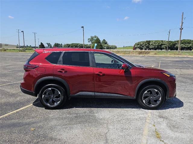 Used 2025 Nissan Rogue SV AWD/4WD image 4